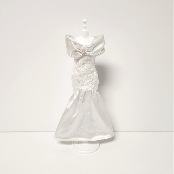 Other - 3/$21  1992 Barbie Bridal Collection Dress